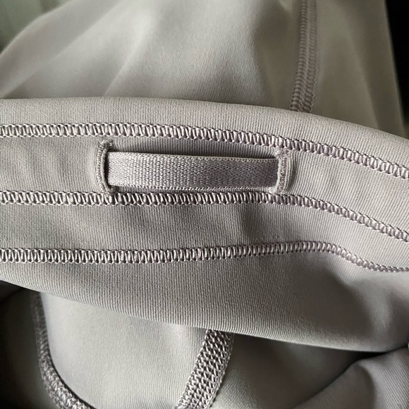 Lululemon High Waisted Light Purple Grey Train Times Leggings 24” ( size 0 ) - Picture 8 of 11